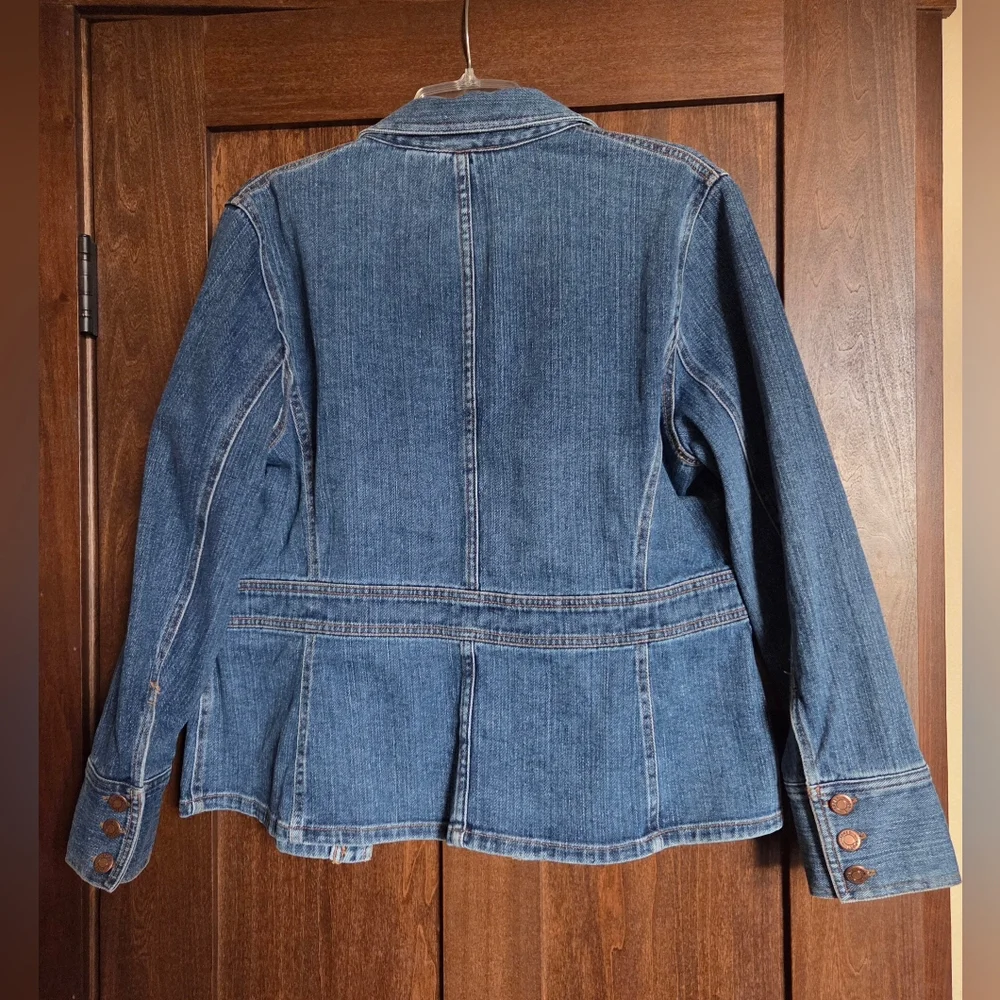 NWT! Jones Sport Women's Stretch Denim Jacket - Picture 3 of 6